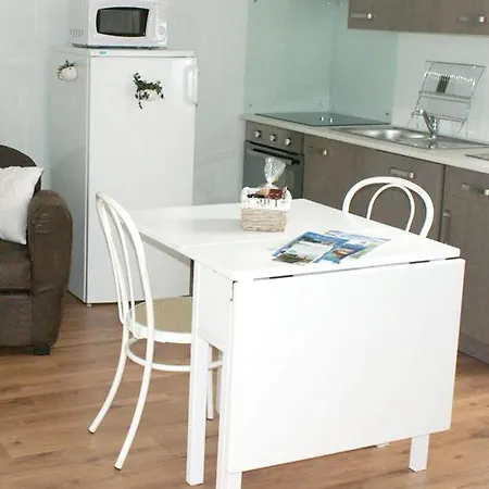 Studio In With Shared Pool Enclosed Garden And Wifi 50 Km From The Beach Apartmán Jonzac